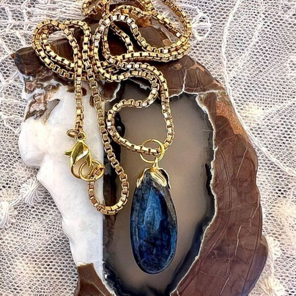 Vintage Polished Tumbled Sodalite Crystal Necklace - Picture 2 of 10